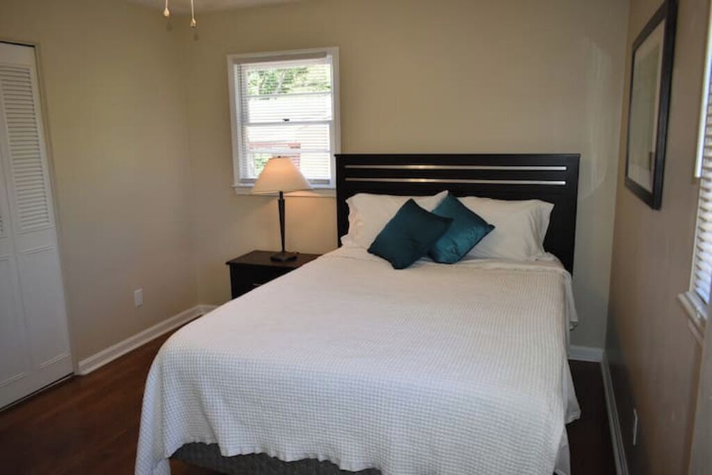 Photo of Bedroom in Woodland Hills