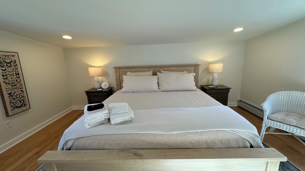 Photo of Bedroom in Castleton-on-Hudson