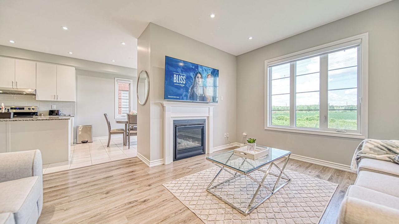 Photo of Livingroom in Ajax