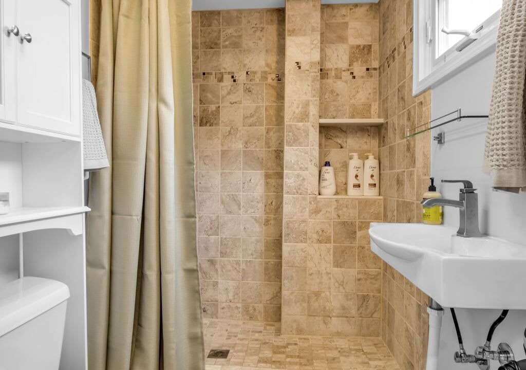 Photo of Bathroom in Eggertsville