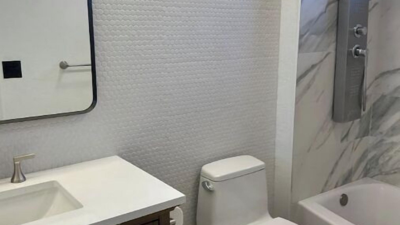 Photo of Bathroom in Discovery Bay