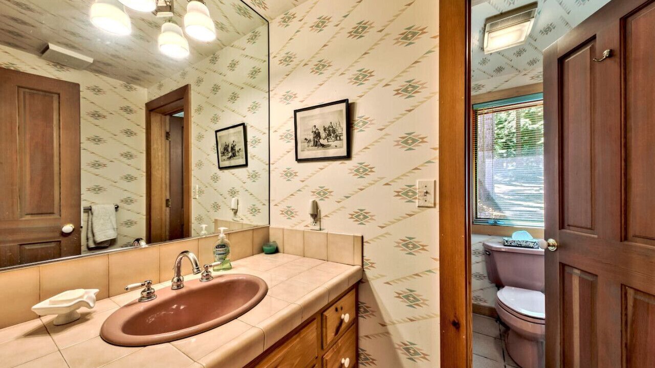 Photo of Bathroom in Cedar Flat