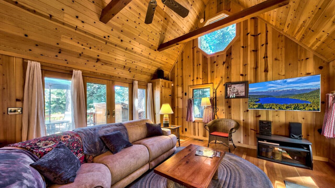 Photo of Livingroom in Cedar Flat