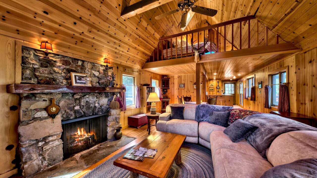 Photo of Livingroom in Cedar Flat