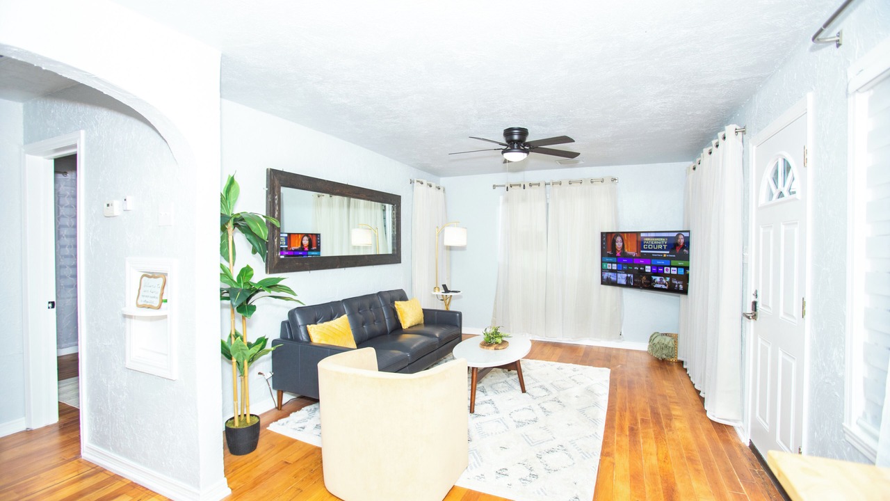 Photo of Livingroom in Central Oklahoma City