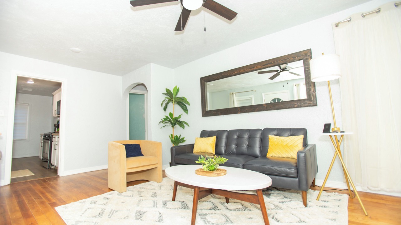 Photo of Livingroom in Central Oklahoma City