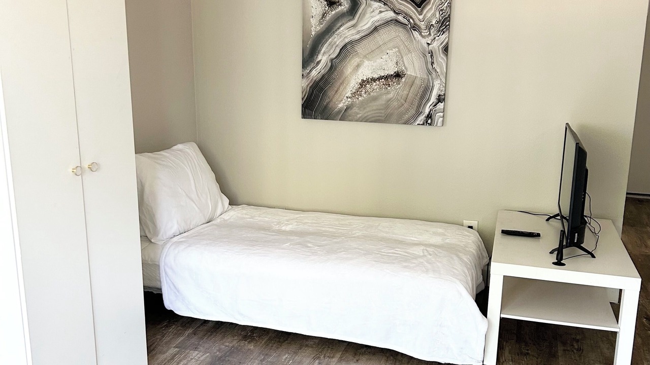 Photo of Bedroom in Pico - Robertson