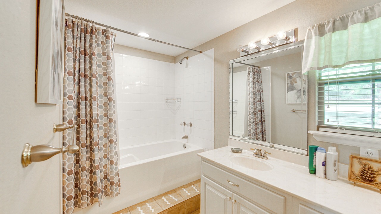 Photo of Bathroom in Log Cabin