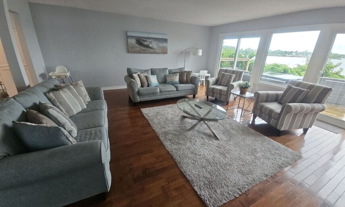 Photo of Livingroom in Port Weller