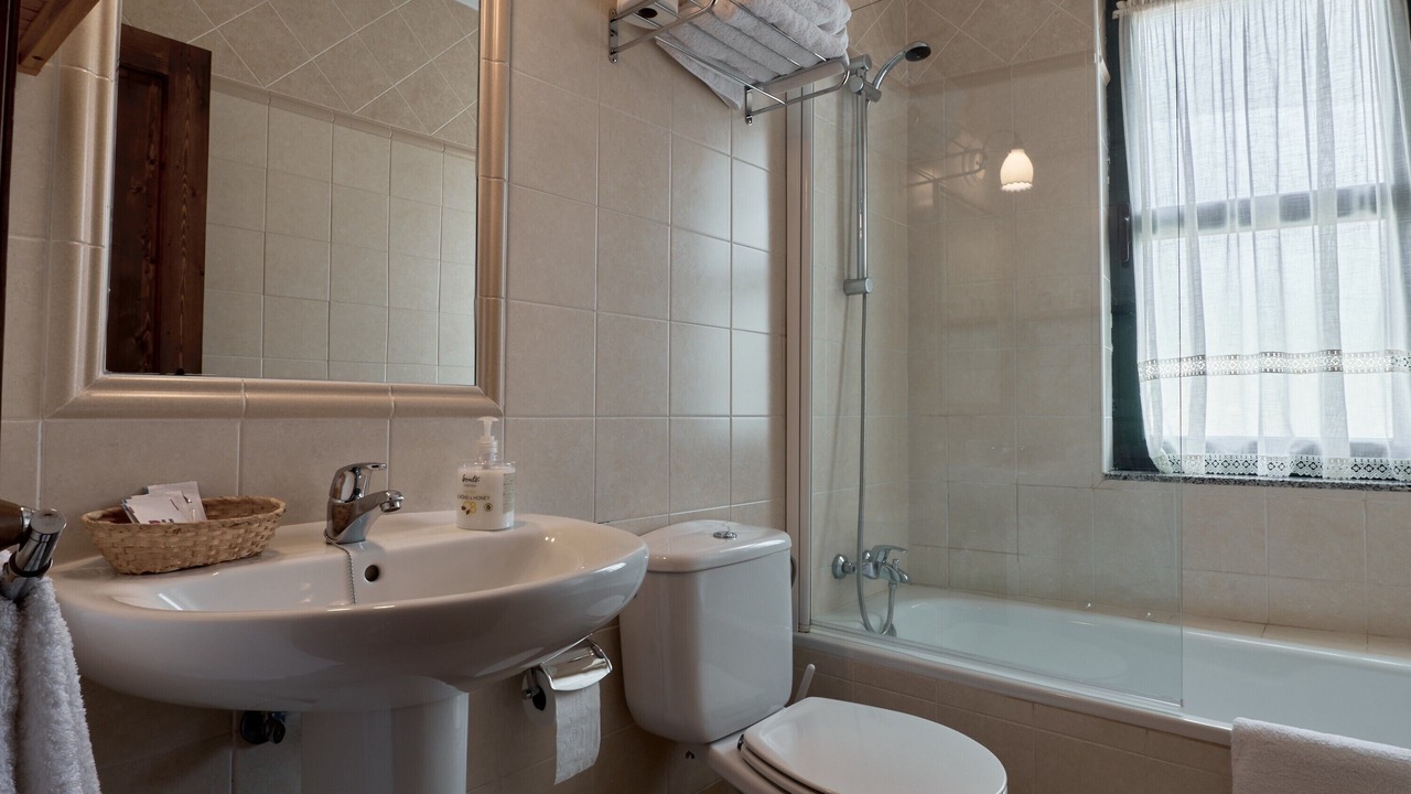 Photo of Bathroom in Santa Cruz de Montes
