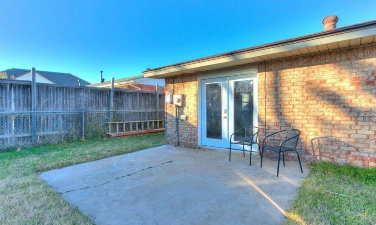 Photo of Patio Balcony in Yukon