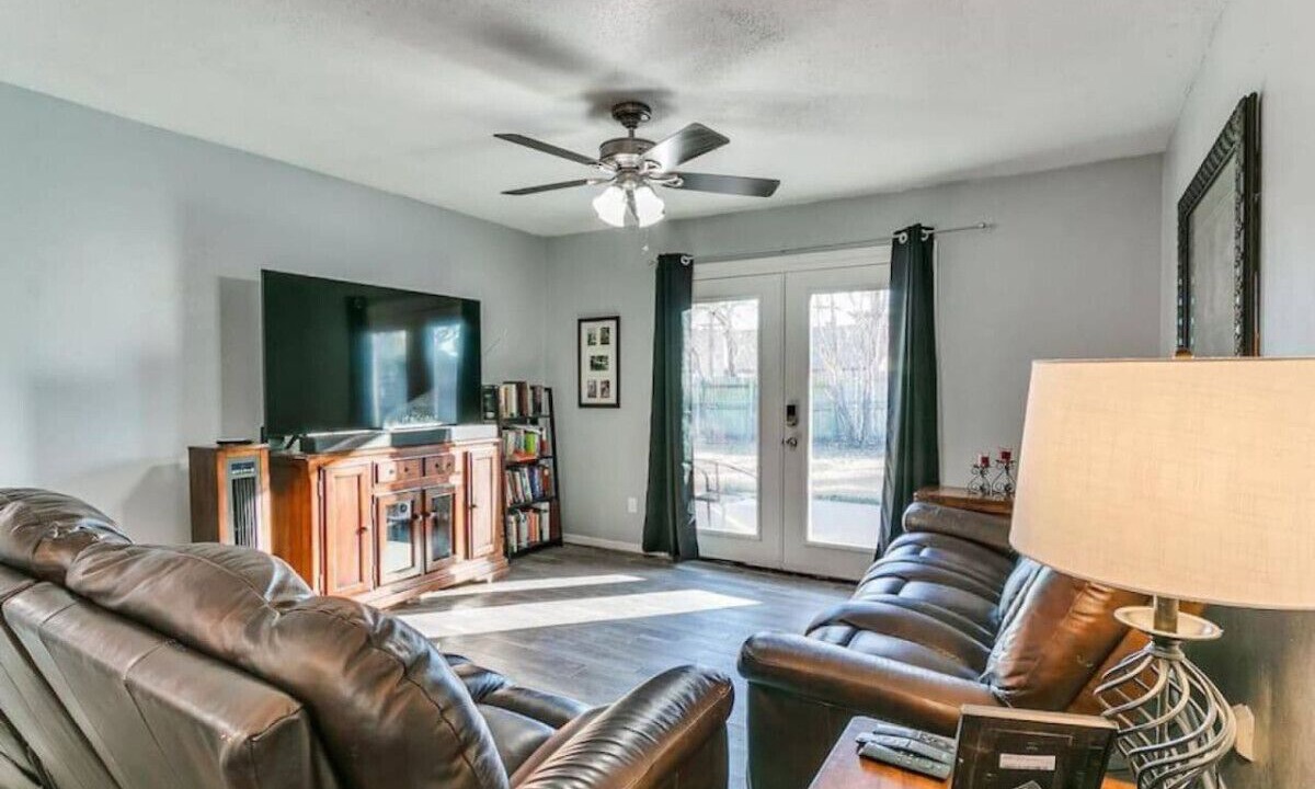 Photo of Livingroom in Yukon