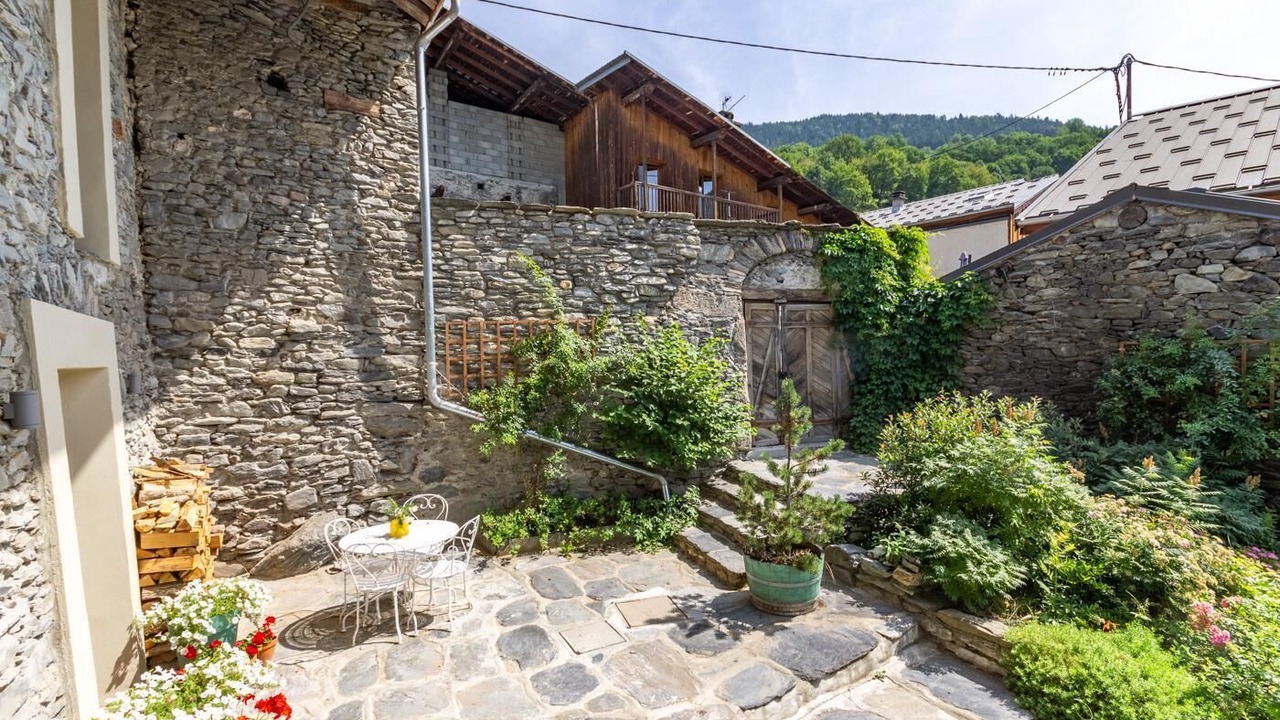 Photo of Outdoor in Seez