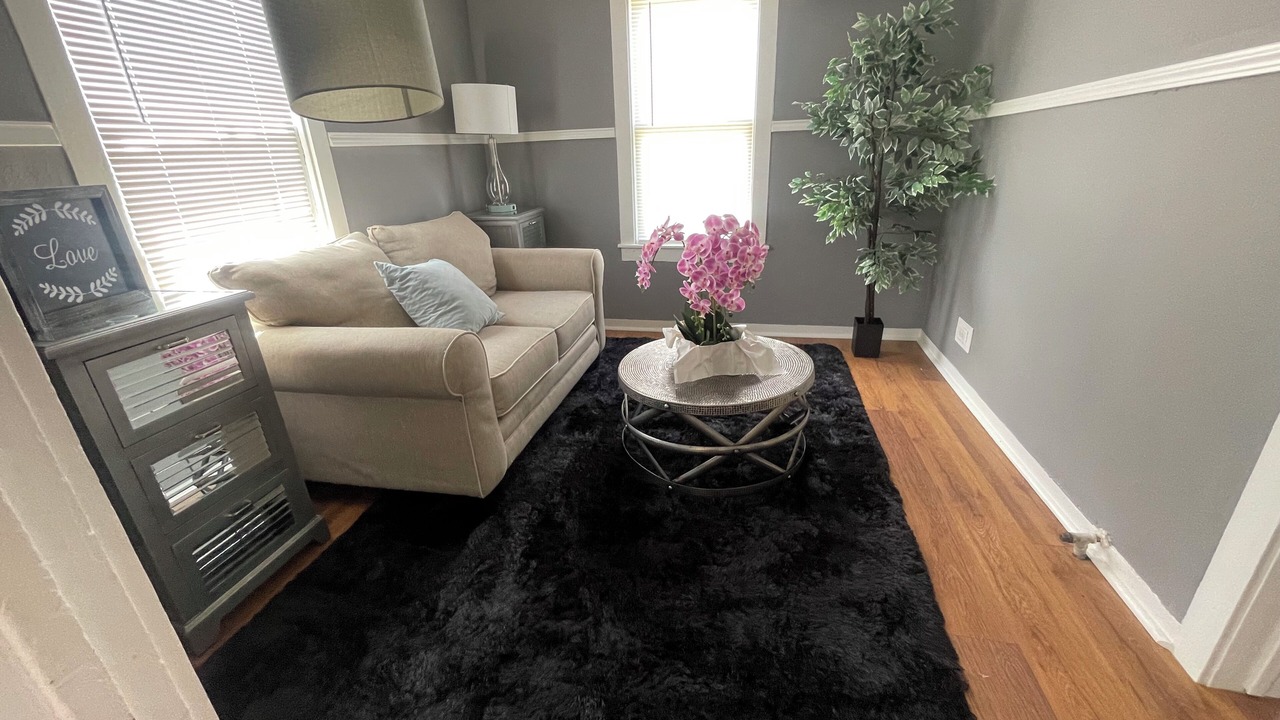 Photo of Livingroom in Midtown