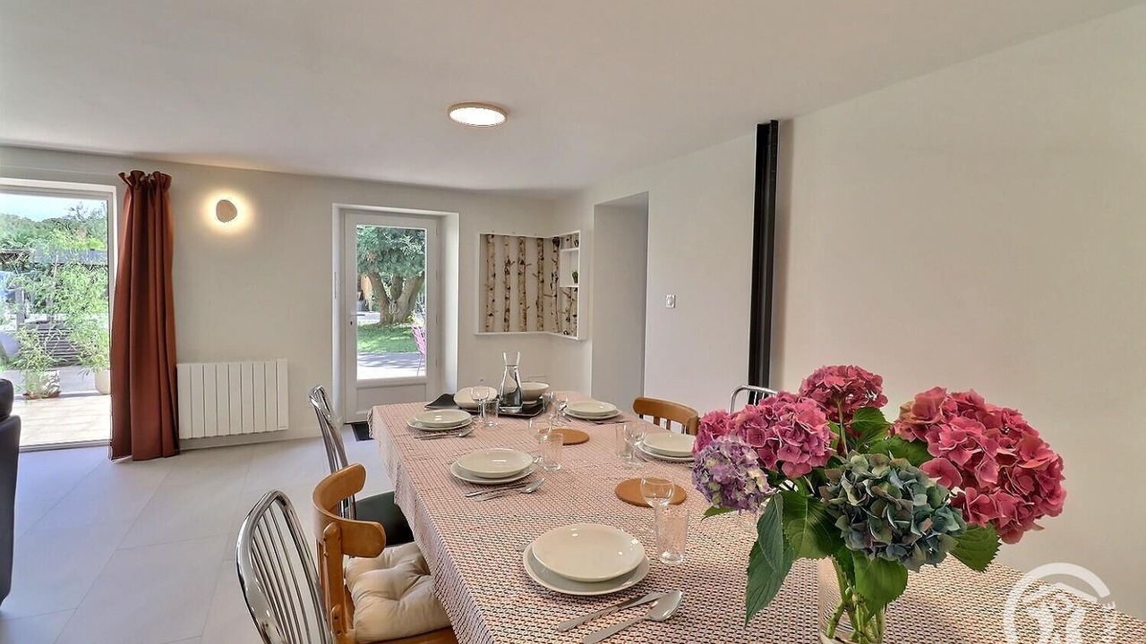 Photo of Others in Redon