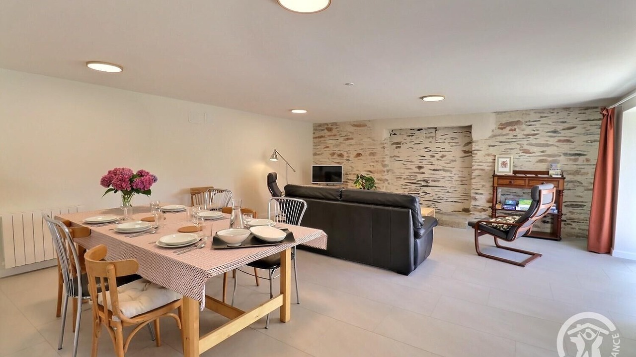 Photo of Others in Redon