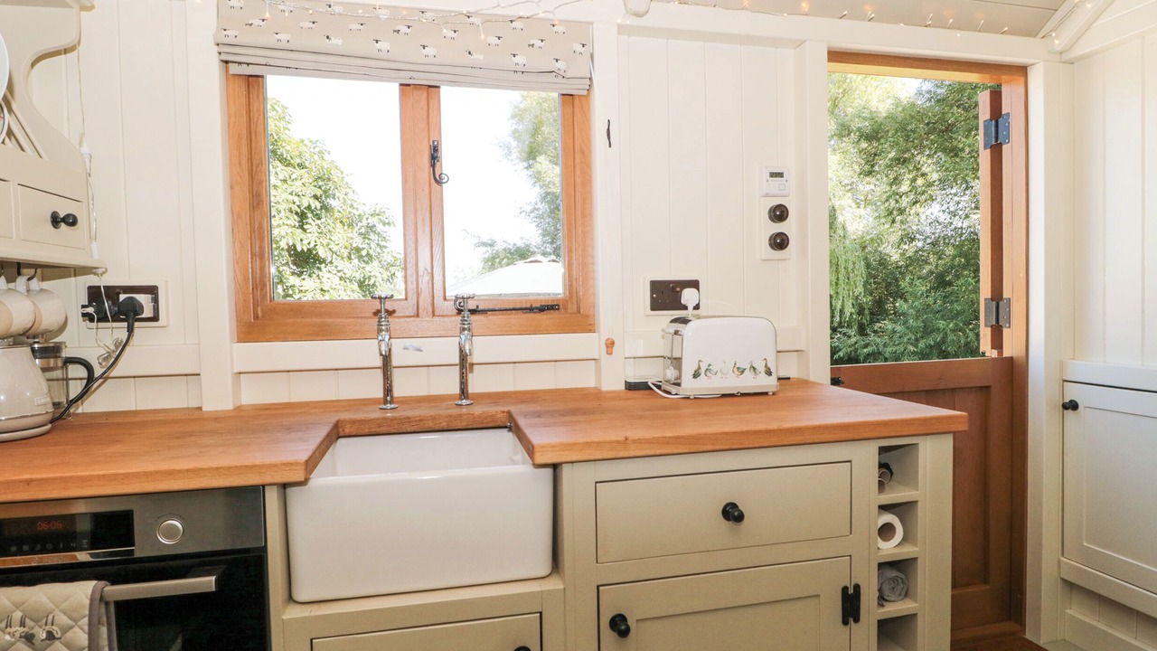 Photo of Kitchen in South Leigh