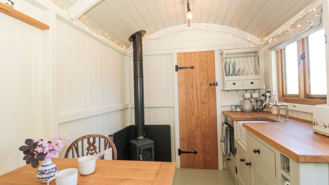 Photo of Others in South Leigh