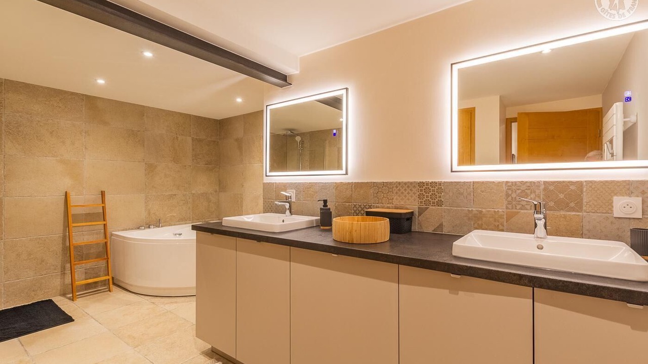 Photo of Bathroom in Queige