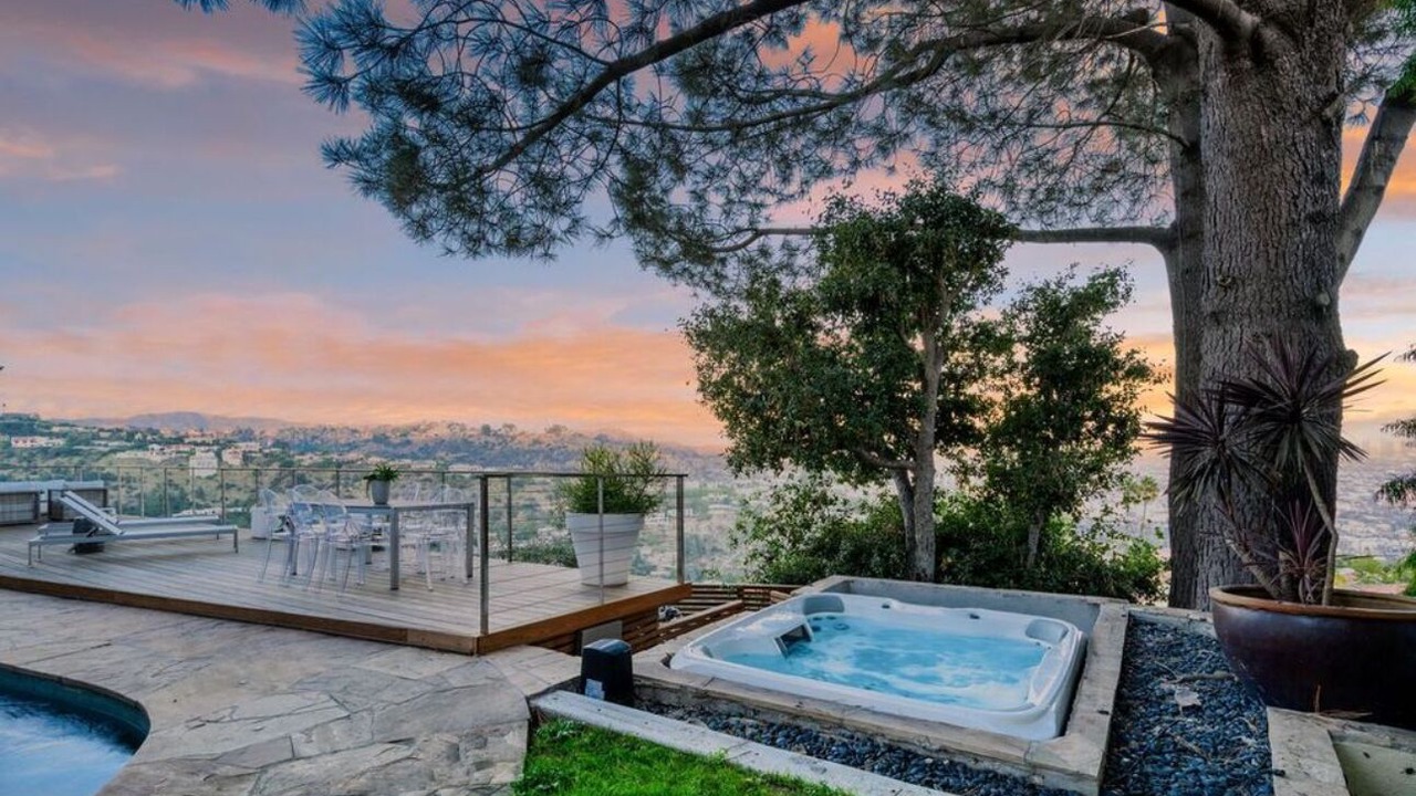Photo of Patio Balcony in Hollywood Hills West