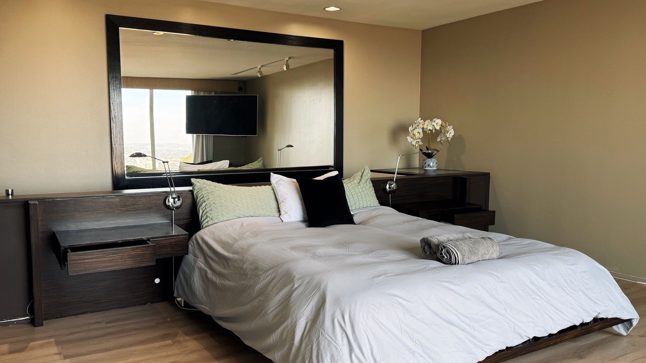 Photo of Bedroom in Hollywood Hills West