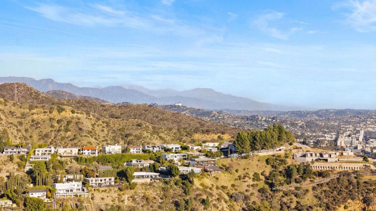 Photo of Outdoor in Hollywood Hills West