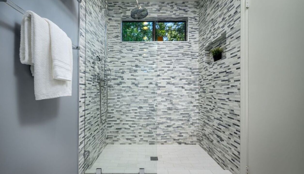 Photo of Bathroom in Hollywood Hills West