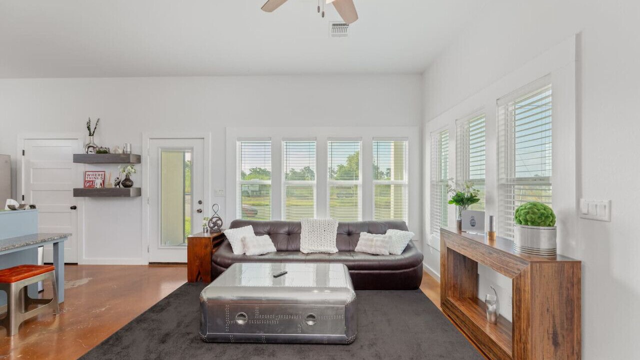 Photo of Livingroom in La Grange