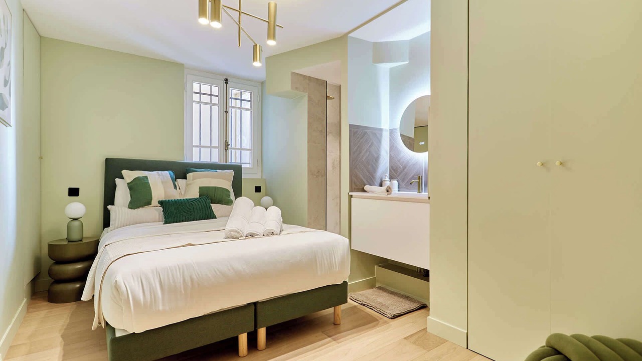 Photo of Others in Porte-Dauphine