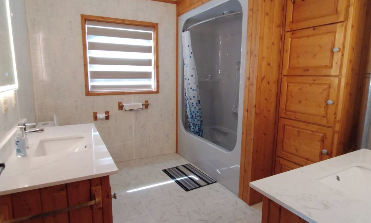 Photo of Bathroom in Tobermory