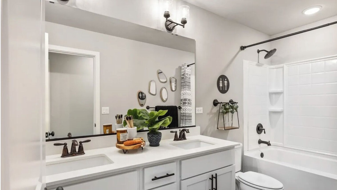 Photo of Bathroom in Marysville