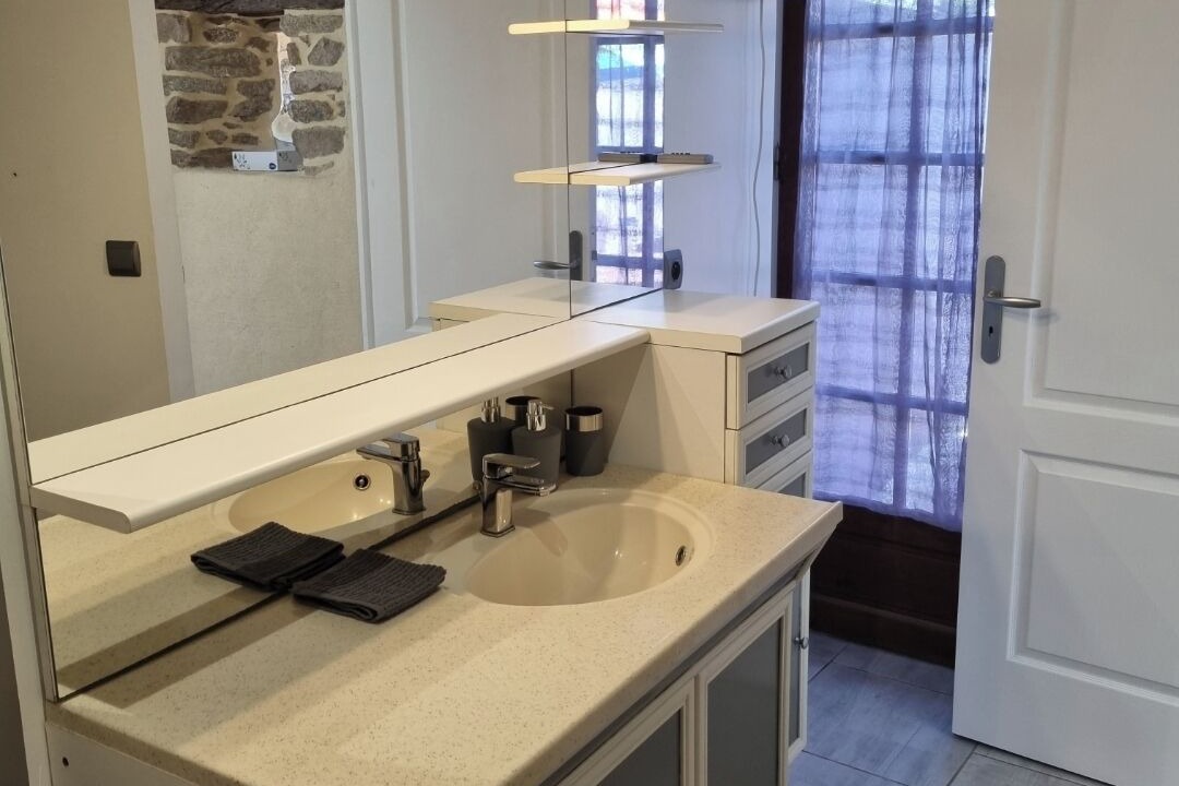 Photo of Bathroom in Quessoy