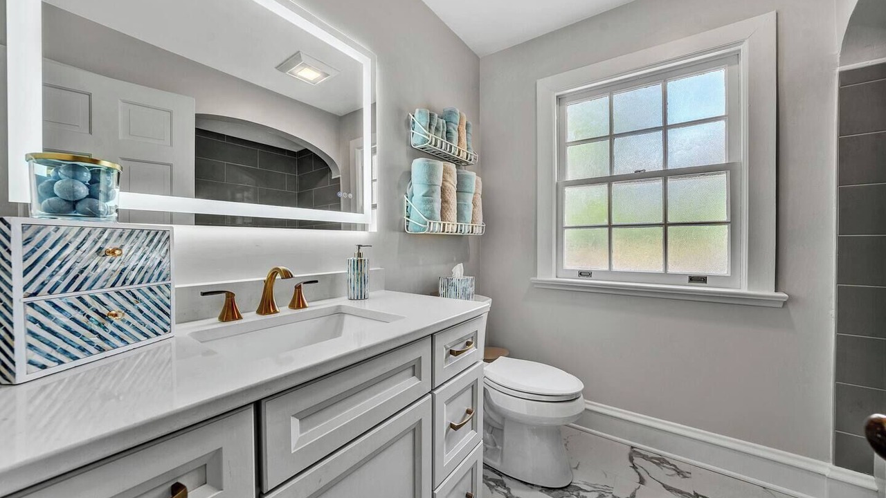 Photo of Bathroom in Union Hall