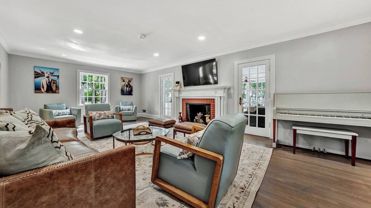Photo of Livingroom in Union Hall