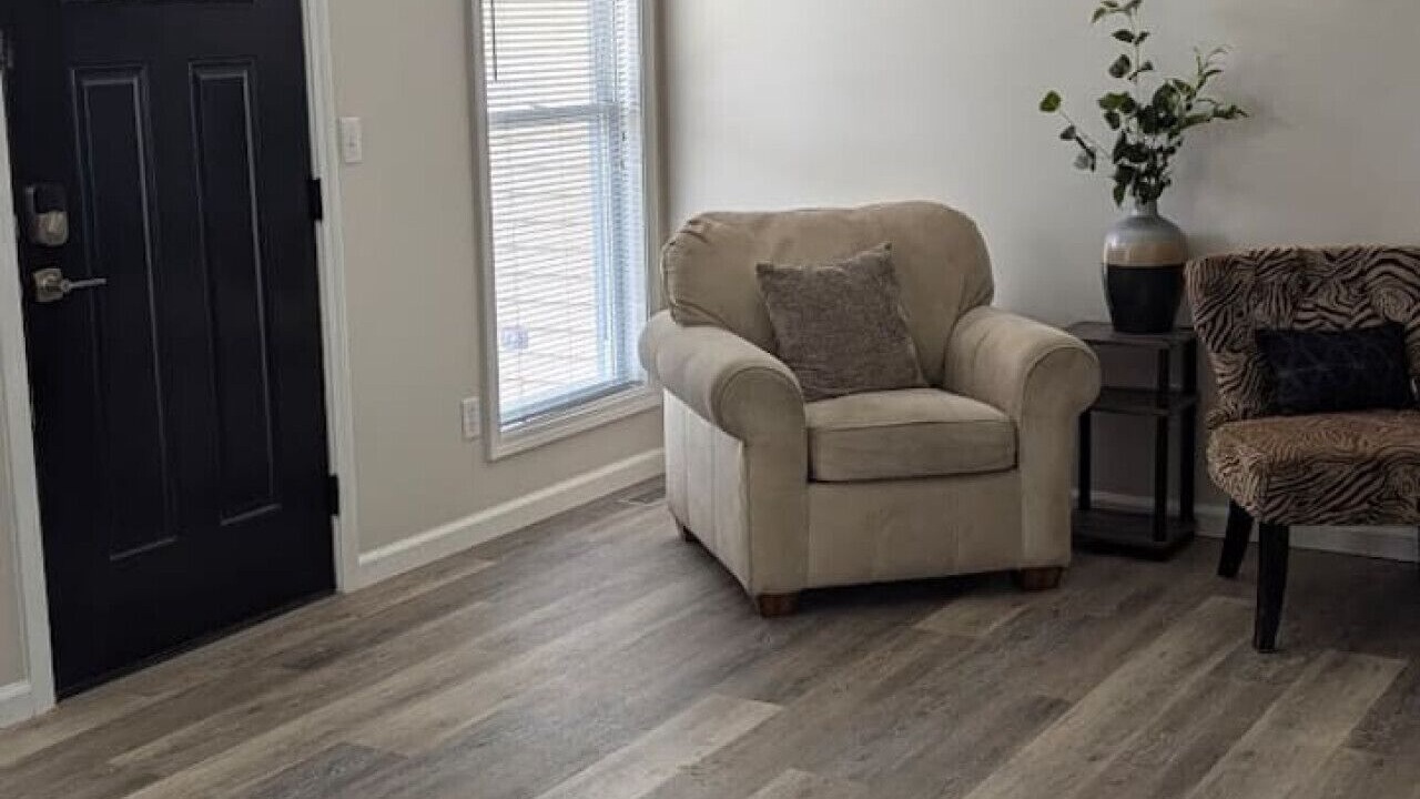 Photo of Livingroom in Madisonville