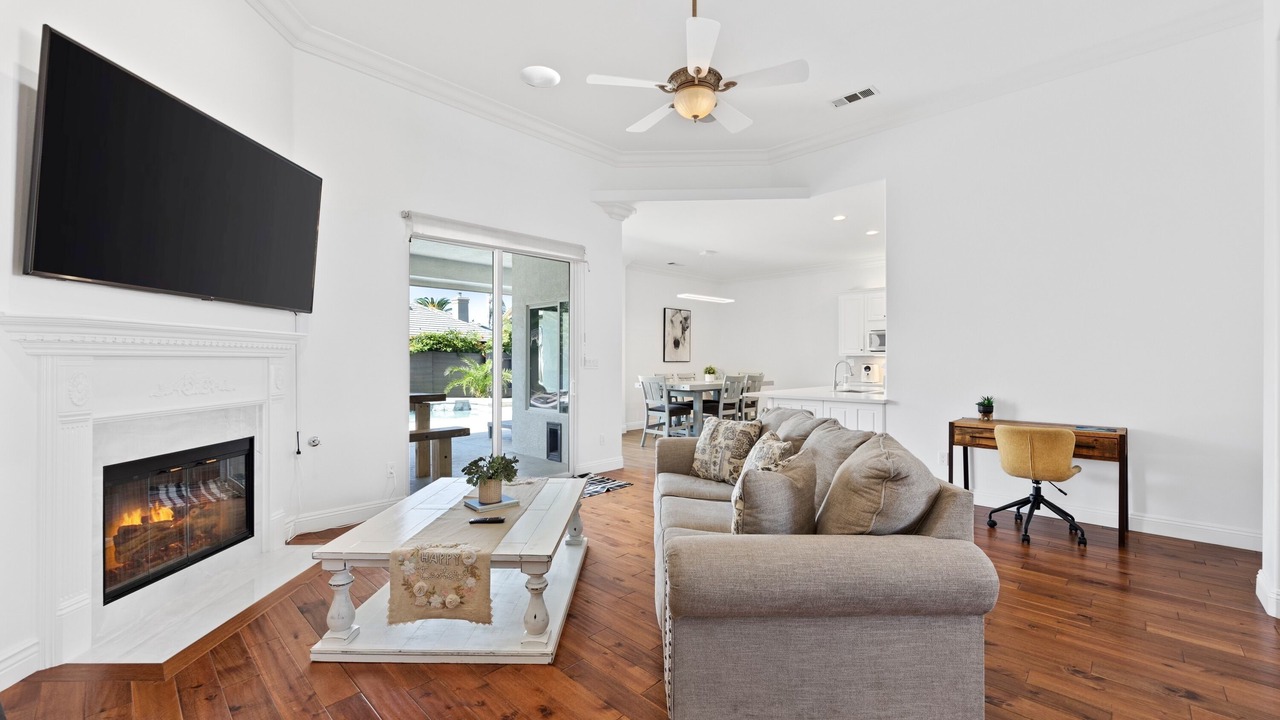 Photo of Livingroom in Rosedale