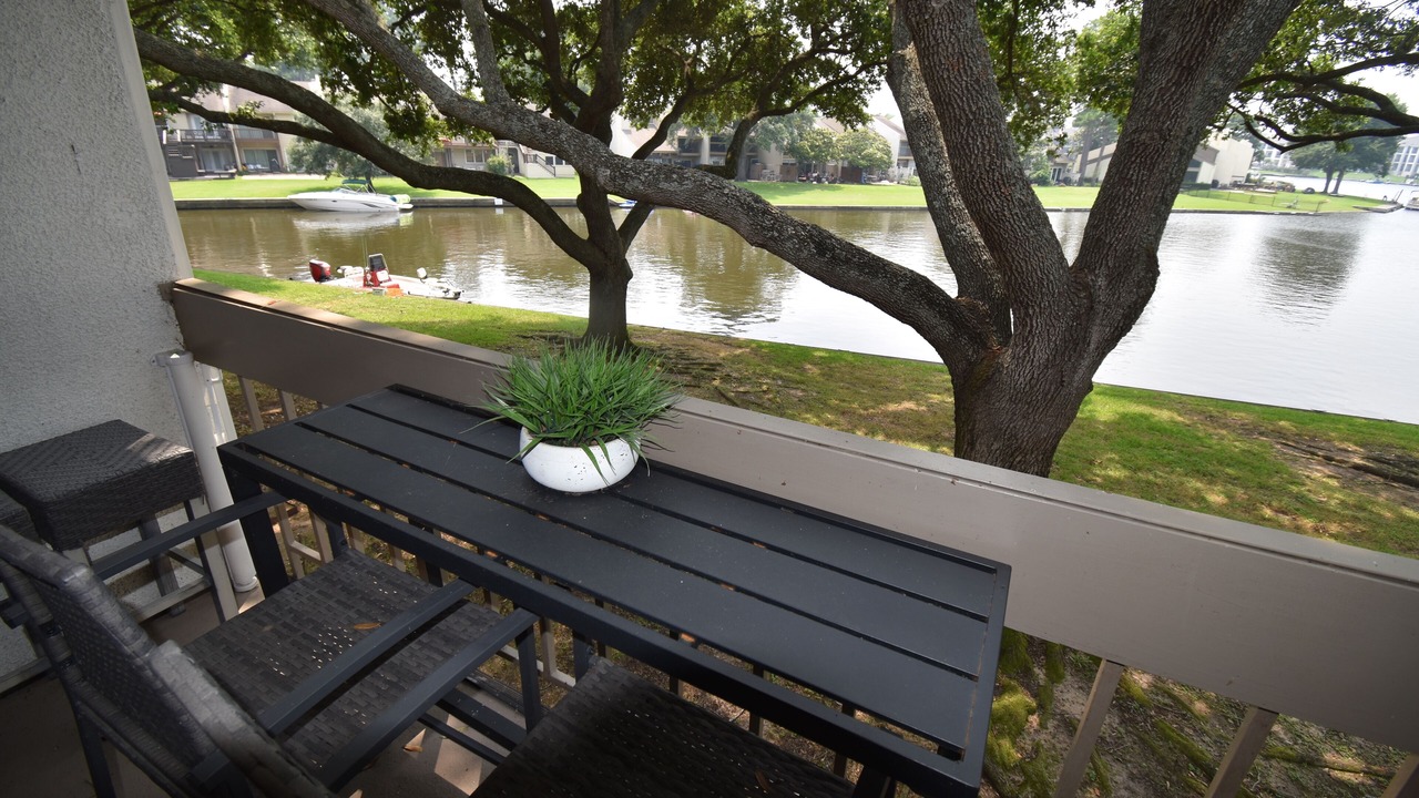 Photo of Patio Balcony in Walden on Lake Conroe