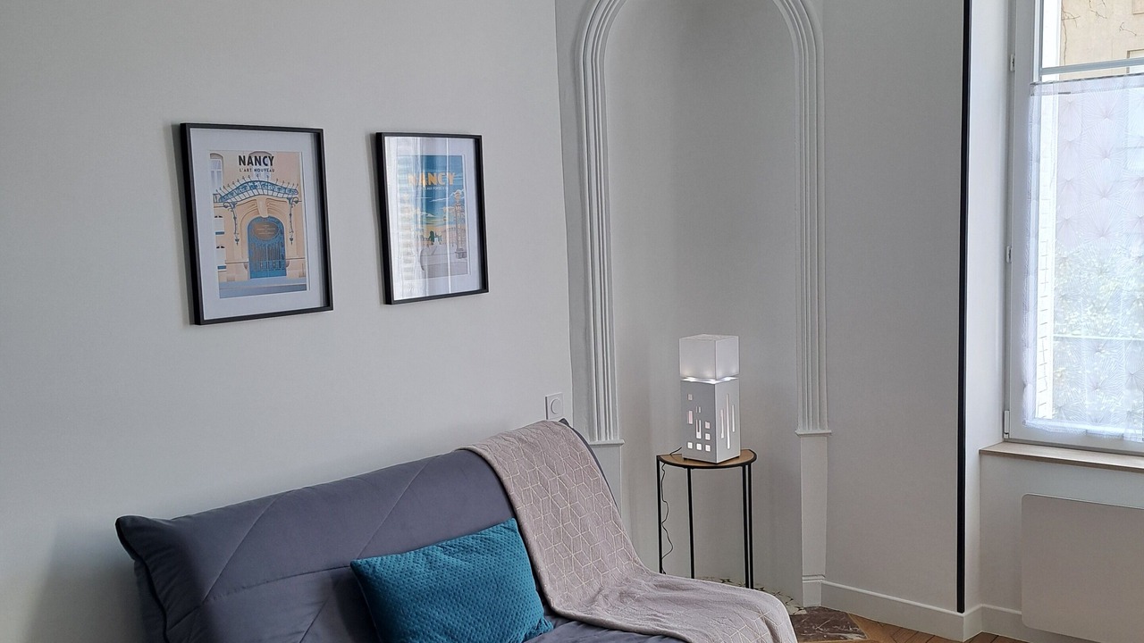 Photo of Livingroom in Poincare - Foch - Anatole France - Croix de Bourgogne