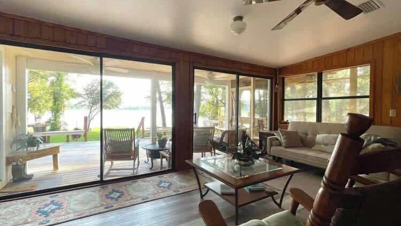 Photo of Livingroom in Putnam Hall