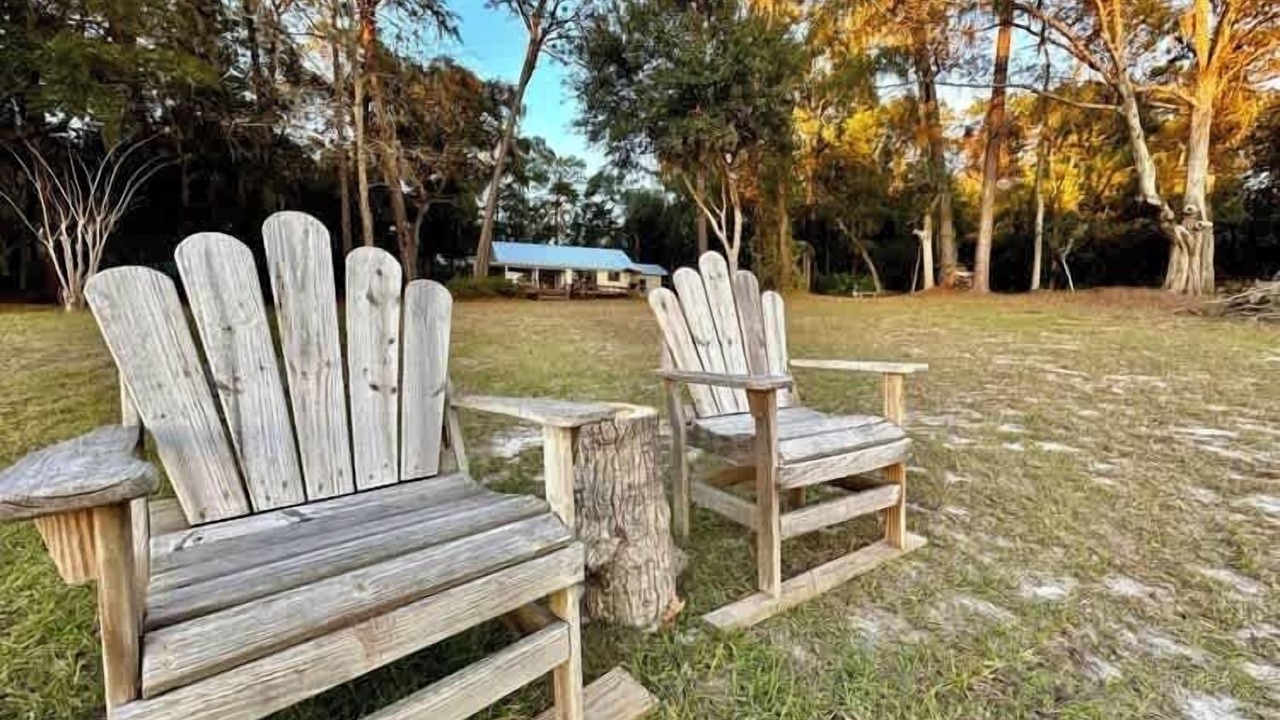 Photo of Outdoor in Putnam Hall