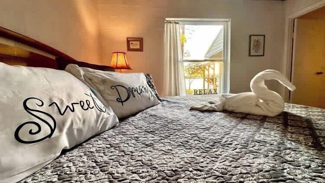 Photo of Bedroom in Putnam Hall