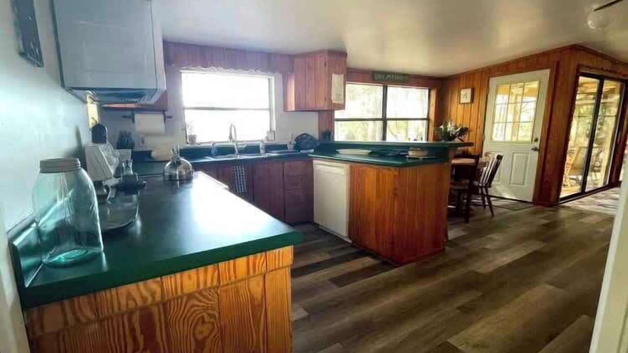 Photo of Kitchen in Putnam Hall