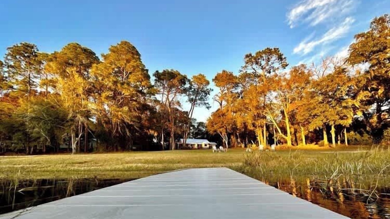 Photo of Outdoor in Putnam Hall