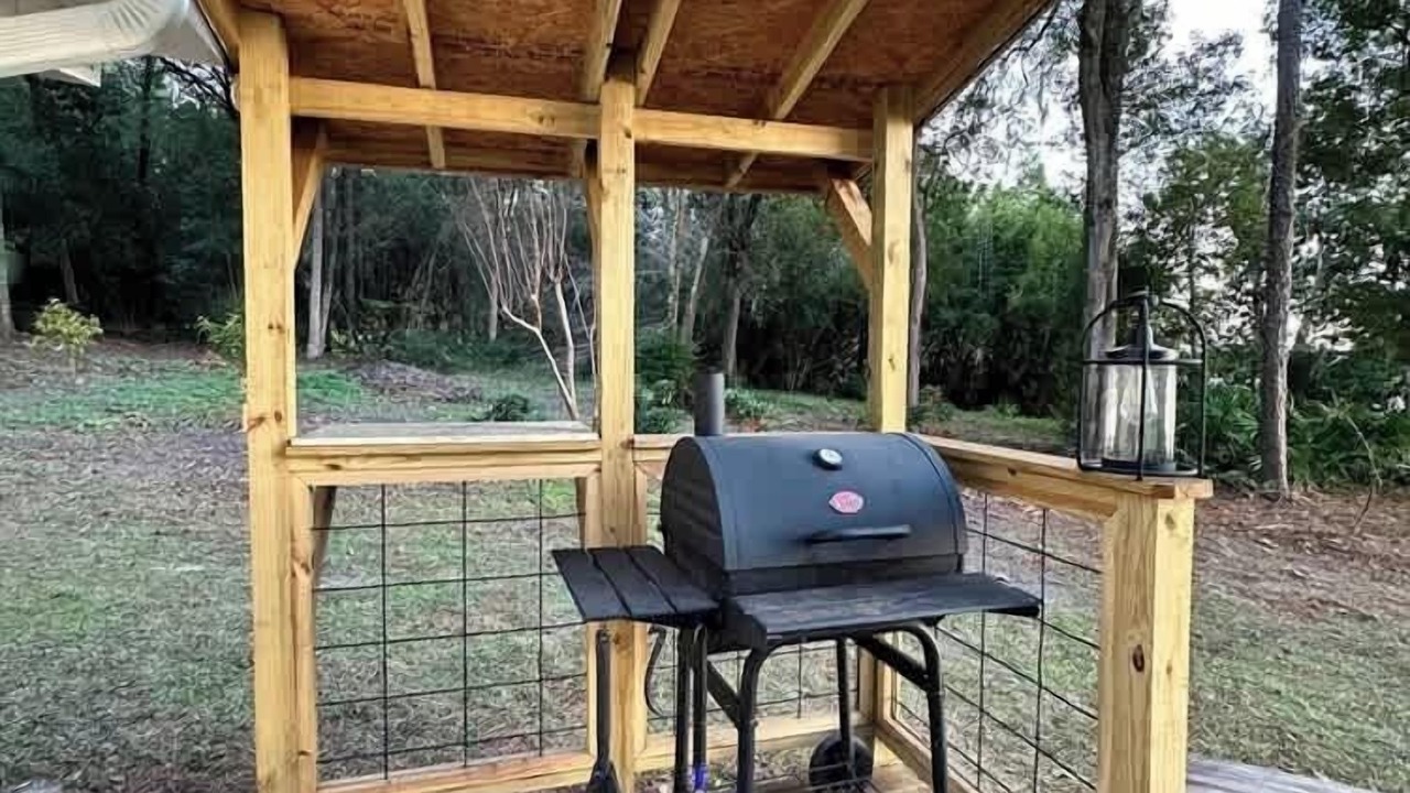 Photo of Outdoor in Putnam Hall