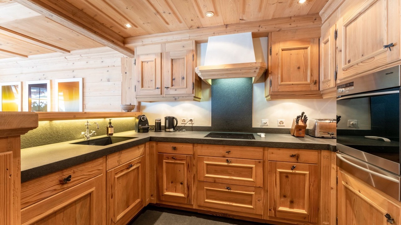 Photo of Kitchen in Zweisimmen Nr Gstaad