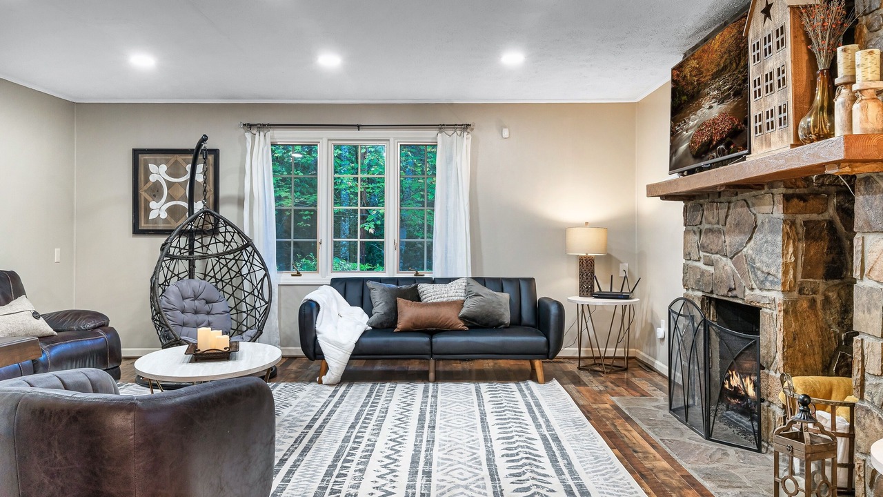 Photo of Livingroom in Hidden Hills