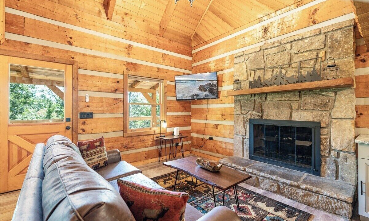 Photo of Livingroom in Pittman Center
