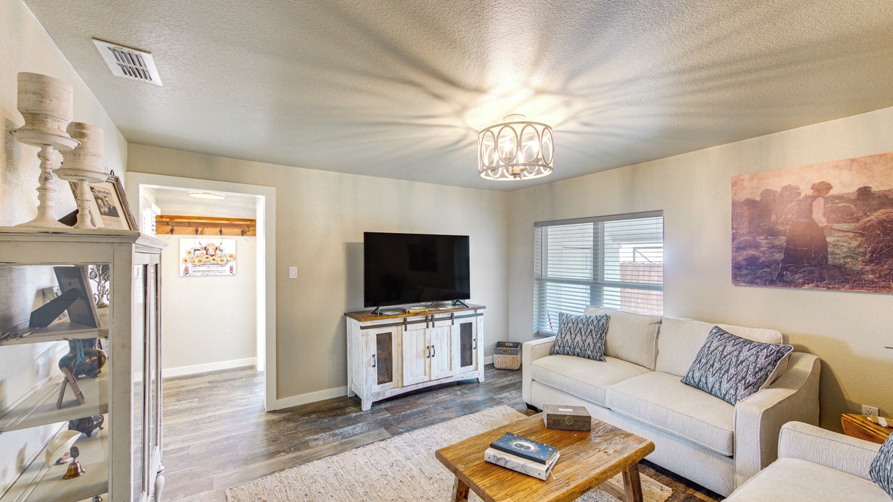 Photo of Livingroom in Pittsburg