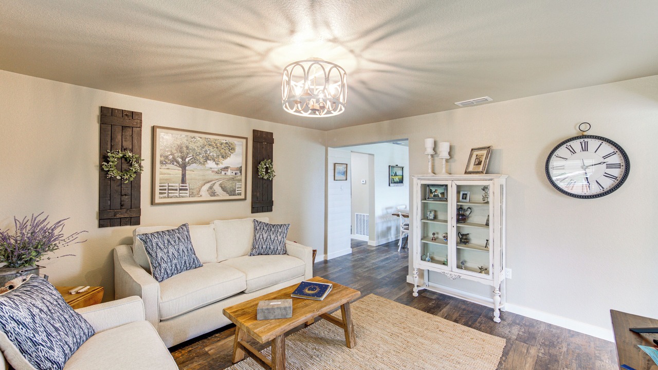 Photo of Livingroom in Pittsburg