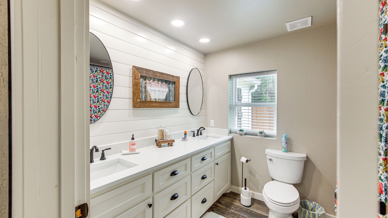 Photo of Bathroom in Pittsburg